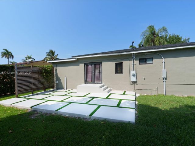 Home for rent at 14818 S Biscayne River Dr Main - photo 5475802