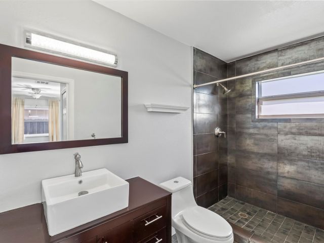 Home for rent at 915 N 31st Rd - photo 5475941