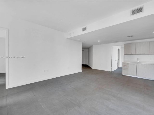 Apartment for rent  Unit #3901 - photo 5479112