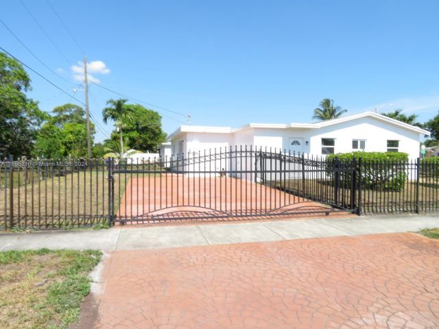 Home for sale at 3200 NW 211th St - photo 5486919