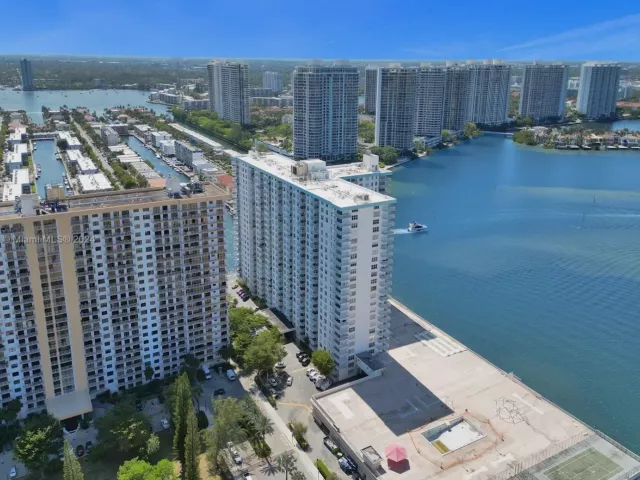 Apartment for sale  Unit #1701 - photo 5481839