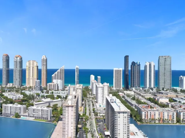 Apartment for sale  Unit #1701 - photo 5481841