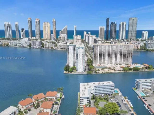 Apartment for sale  Unit #1701 - photo 5481842