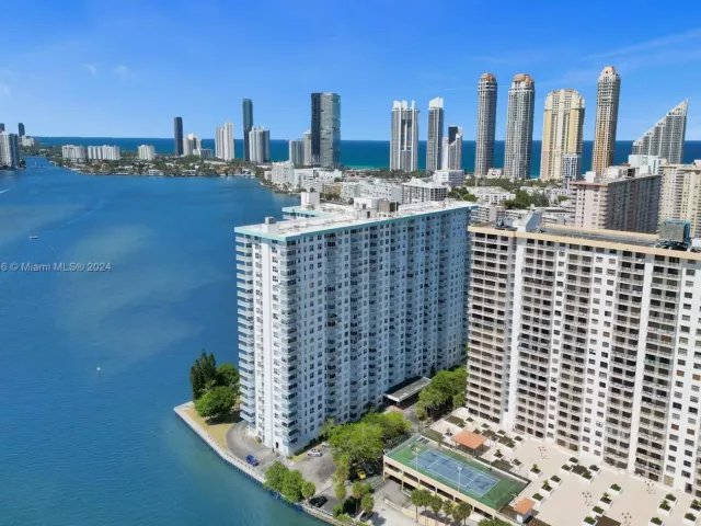 Apartment for sale  Unit #1701 - photo 5481844