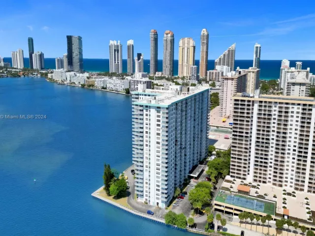 Apartment for sale  Unit #1701 - photo 5481845