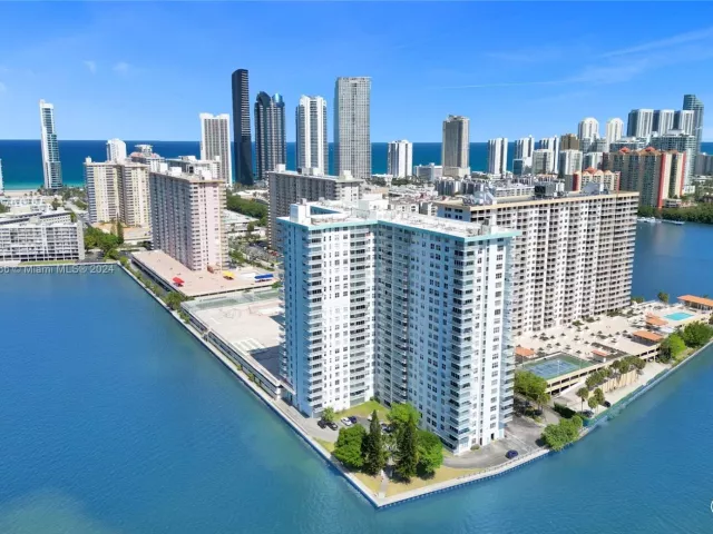 Apartment for sale  Unit #1701 - photo 5481847