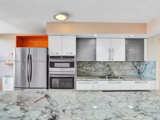 2-bedroom condo for sale in Sunny Isles Beach - 301 174th St 1701 - MondialRealty