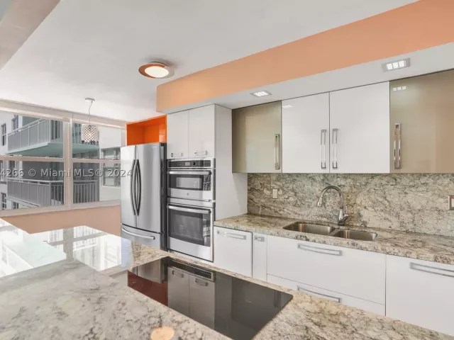 2-bedroom condo for sale in Sunny Isles Beach - 301 174th St 1701 - MondialRealty