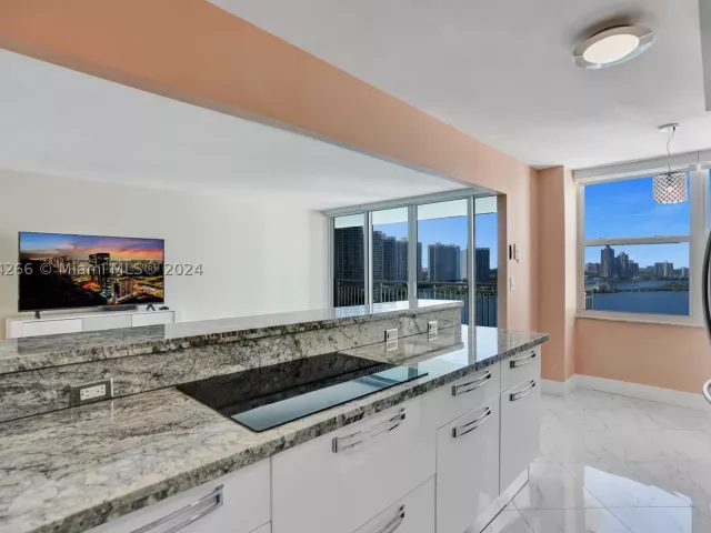 2-bedroom condo for sale in Sunny Isles Beach - 301 174th St 1701 - MondialRealty