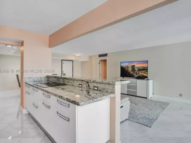 2-bedroom condo for sale in Sunny Isles Beach - 301 174th St 1701 - MondialRealty