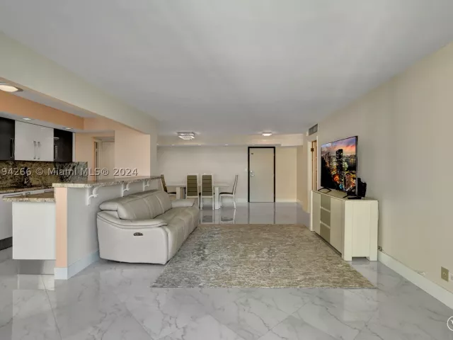 2-bedroom condo for sale in Sunny Isles Beach - 301 174th St 1701 - MondialRealty