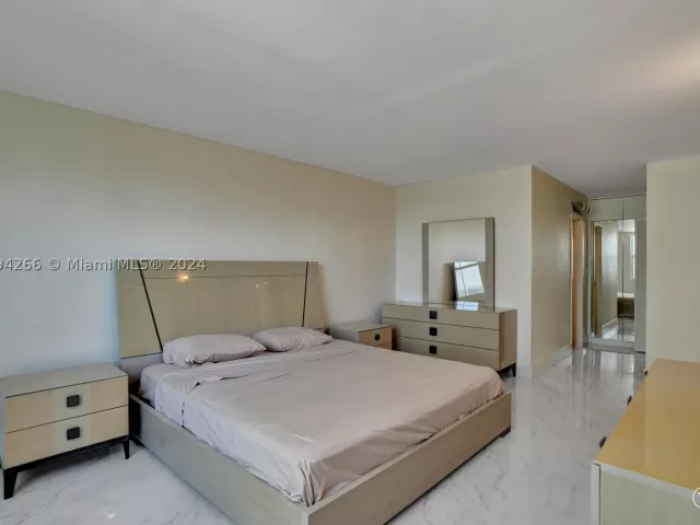 2-bedroom condo for sale in Sunny Isles Beach - 301 174th St 1701 - MondialRealty