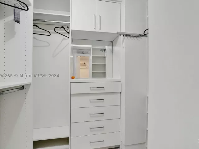 2-bedroom condo for sale in Sunny Isles Beach - 301 174th St 1701 - MondialRealty