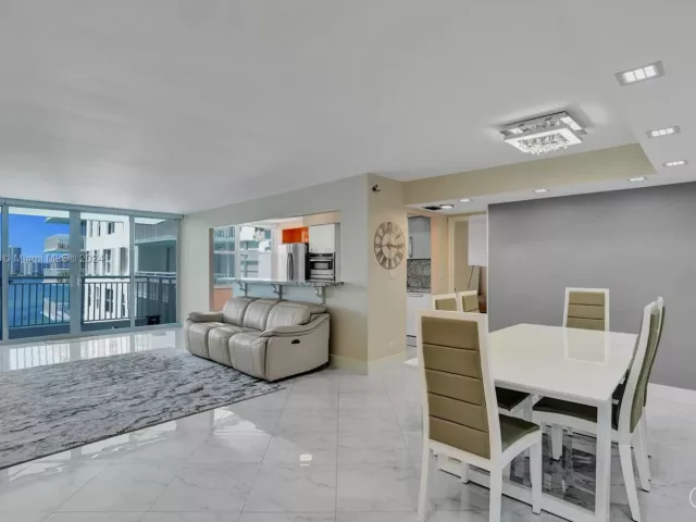 Apartment for sale  Unit #1701 - photo 5481834