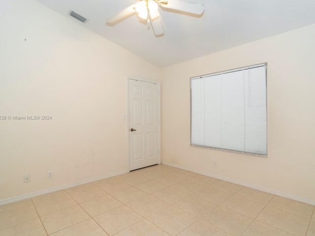 Home for rent at 220 SE 8th St 220 - photo 5483882