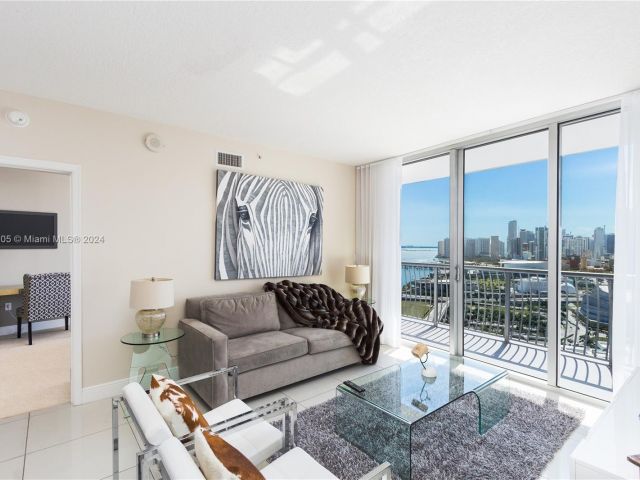 1-bedroom condo for rent in Miami - 1750 N Bayshore Dr 3512 - MondialRealty