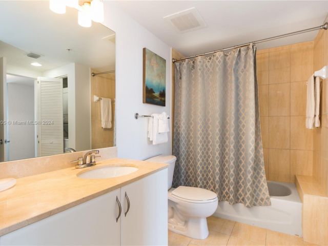 1-bedroom condo for rent in Miami - 1750 N Bayshore Dr 3512 - MondialRealty