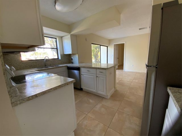 Home for rent at 4990 SW 94th Ave - photo 5494374