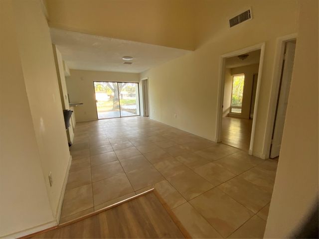 Home for rent at 4990 SW 94th Ave - photo 5494383