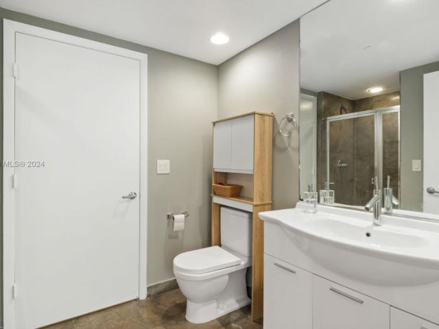 Apartment for sale  Unit #5109 - photo 5479299