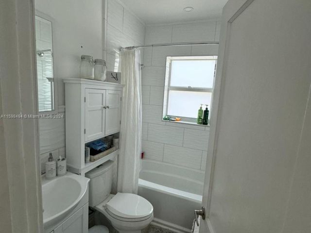 Home for sale at 1556 Jefferson St - photo 5483749