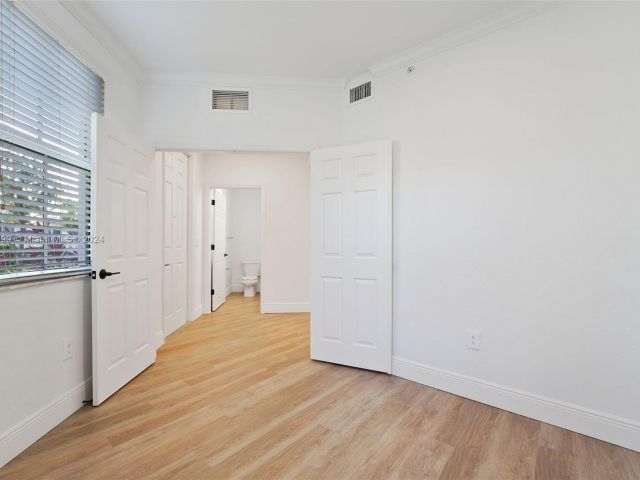 Home for rent at 10170 SW 7th St 14-106 - photo 5479796