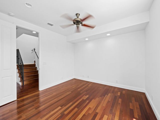 Home for sale at 1301 SW 8th Ave 1301 - photo 5481478