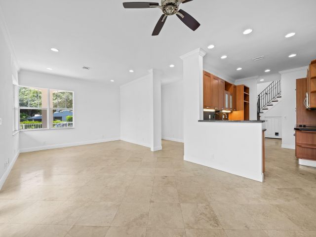 Home for sale at 1301 SW 8th Ave 1301 - photo 5481487