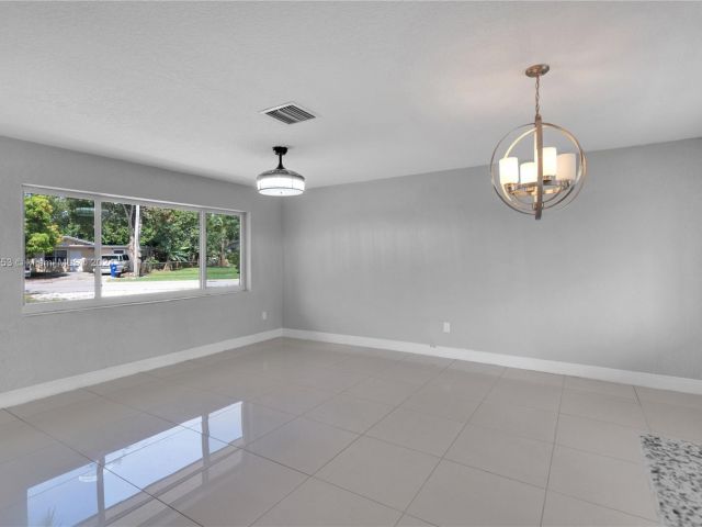 Home for sale at 1706 NW 11th Ave - photo 5482154