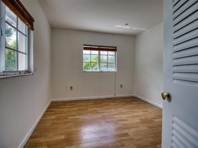 Home for rent at 375 NW 19th St 73 - photo 5482945