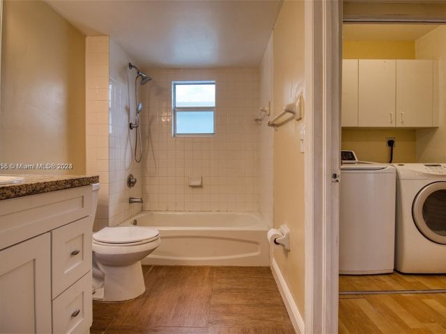 Home for rent at 375 NW 19th St 73 - photo 5482948