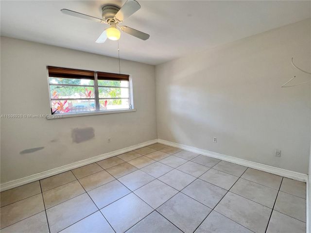 Home for rent at 13908 Kendale Lakes Dr 13908 - photo 5491419