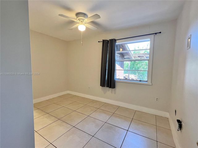 Home for rent at 13908 Kendale Lakes Dr 13908 - photo 5491422