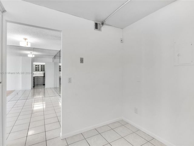 Apartment for sale  Unit #407 - photo 5485021