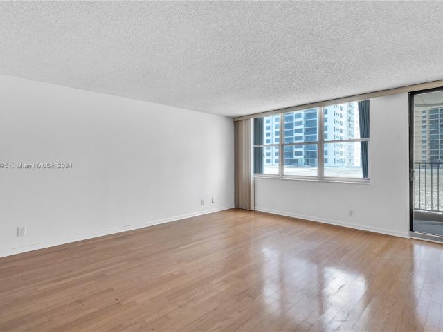 Apartment for sale  Unit #407 - photo 5485024