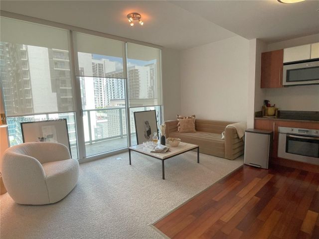 Apartment for rent  Unit #T-1709 - photo 5485499