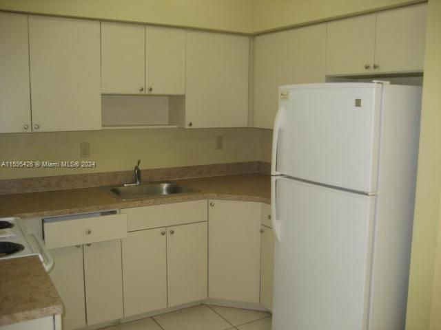 Home for rent at 9615 SW 36 ST - photo 5485234