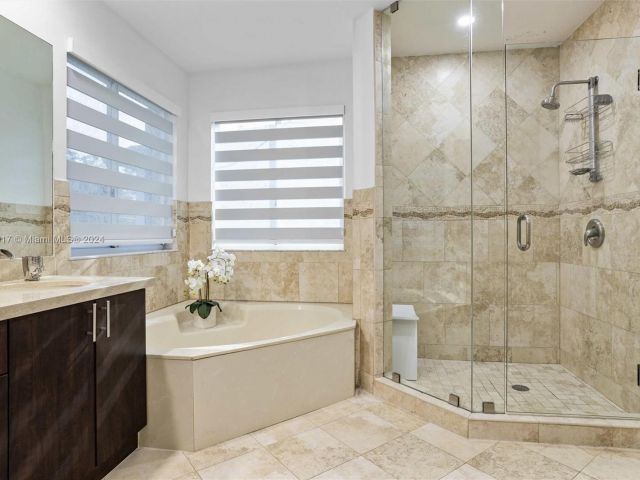 Home for rent at 16430 SW 55th Ter 0 - photo 5485442