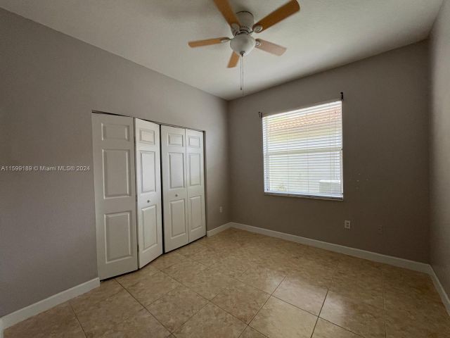 Home for sale at 1457 NE 40th Rd - photo 5485880