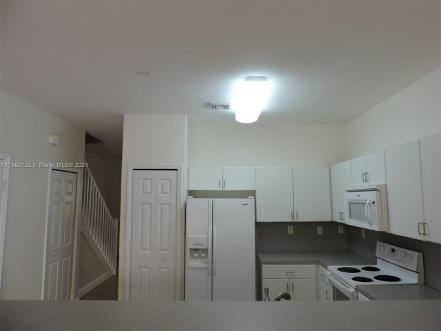 Home for rent at 15289 SW 89th Ter 15289 - photo 5486178