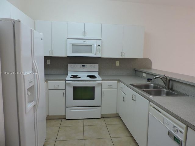 Home for rent at 15289 SW 89th Ter 15289 - photo 5486179