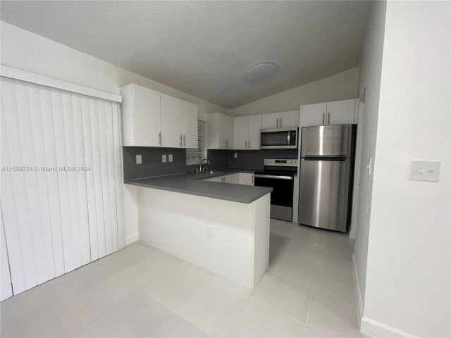 Home for rent at 13973 SW 280th Ter 13973 - photo 5486531