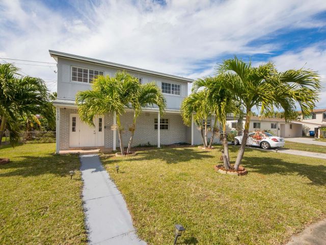 Home for rent at 19530 NW 12th Ave - photo 5493621