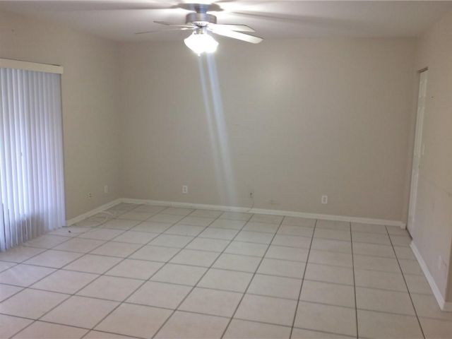 Home for rent at 4726 SW 13th Ct - photo 5503577