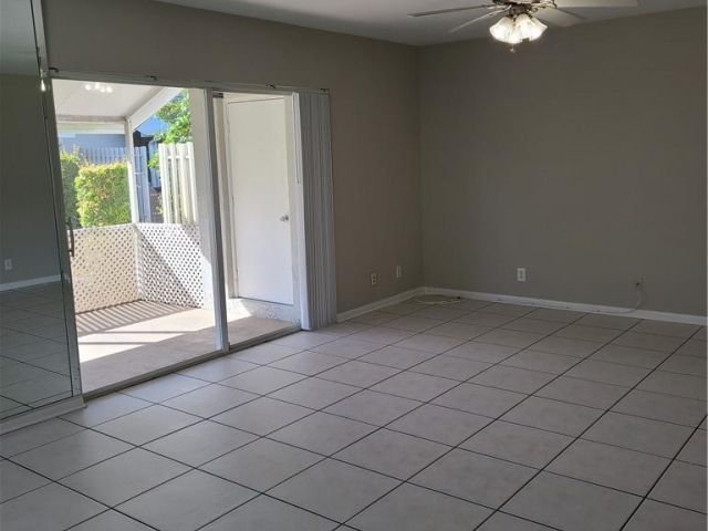 Home for rent at 4726 SW 13th Ct - photo 5503578