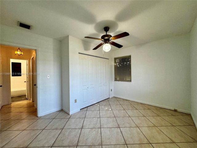 Home for rent at 9335 SW 42nd St - photo 5488886