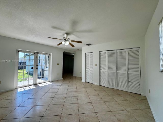 Home for rent at 9335 SW 42nd St - photo 5488889