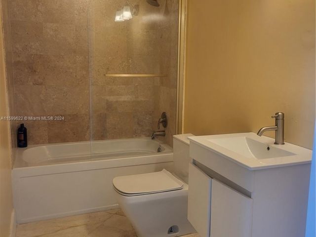 Apartment for sale  Unit #4014 - photo 5491673