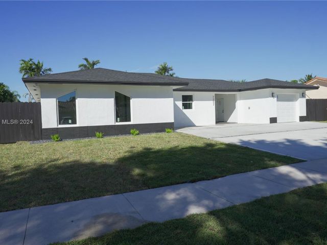 Home for sale at 7302 SW 140th Ct - photo 5507139