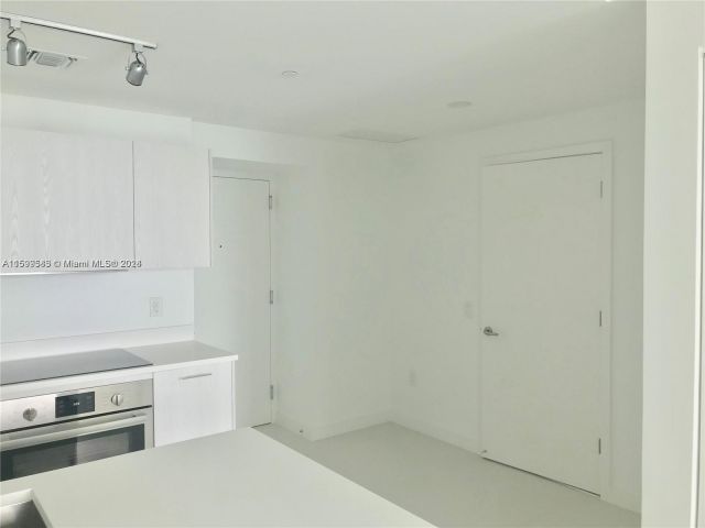 Apartment for rent  Unit #1404 - photo 5510661